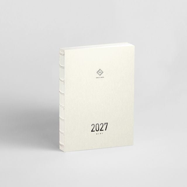 Small enough to carry with you, complete enough to hold a full year. MINI A6 brings yearly, monthly, and weekly planning into a compact format, giving schedules, brief reflections, and the small things worth remembering a place to stay.

Some things are already planned; many more have yet to unfold. Clear structure keeps time easy to read without prescribing how each page should be used, so daily life can gradually take shape in your own way.