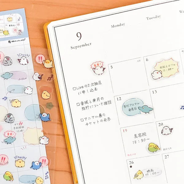 This sticker has a translucent and matte texture that blends in with the notebook.
It can be separated with perforations and carried as much as necessary.
The design is of birds chatting about their plans and notes.

1 Sheet included
165× 90mm
Transparent seal