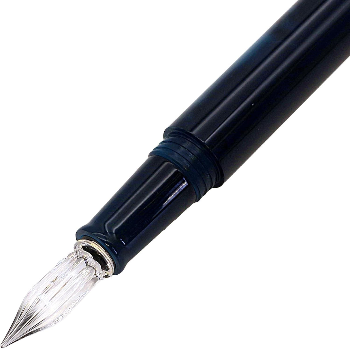 A mysterious coloring reminiscent of the universe (Cosmo) and an impressive glass pen&nbsp;with a striking pattern. A new color is now available in the Aurora series, which is easy to carry with a cap that protects the nib!

Handmade hard glass nib
Comes with a cap for easy carrying&nbsp;
Water-based dyes, pigments, and laminki can also be used
Parts can be disassembled &amp; washable
Can be used with a replacement pen tip
Pen shaft: Acrylic resin
Nib connector: ABS plastic