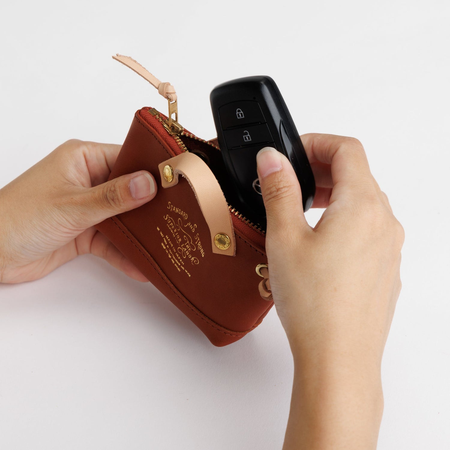 The SUPERIOR LABOR TSL - All Leather Engineer Key Case