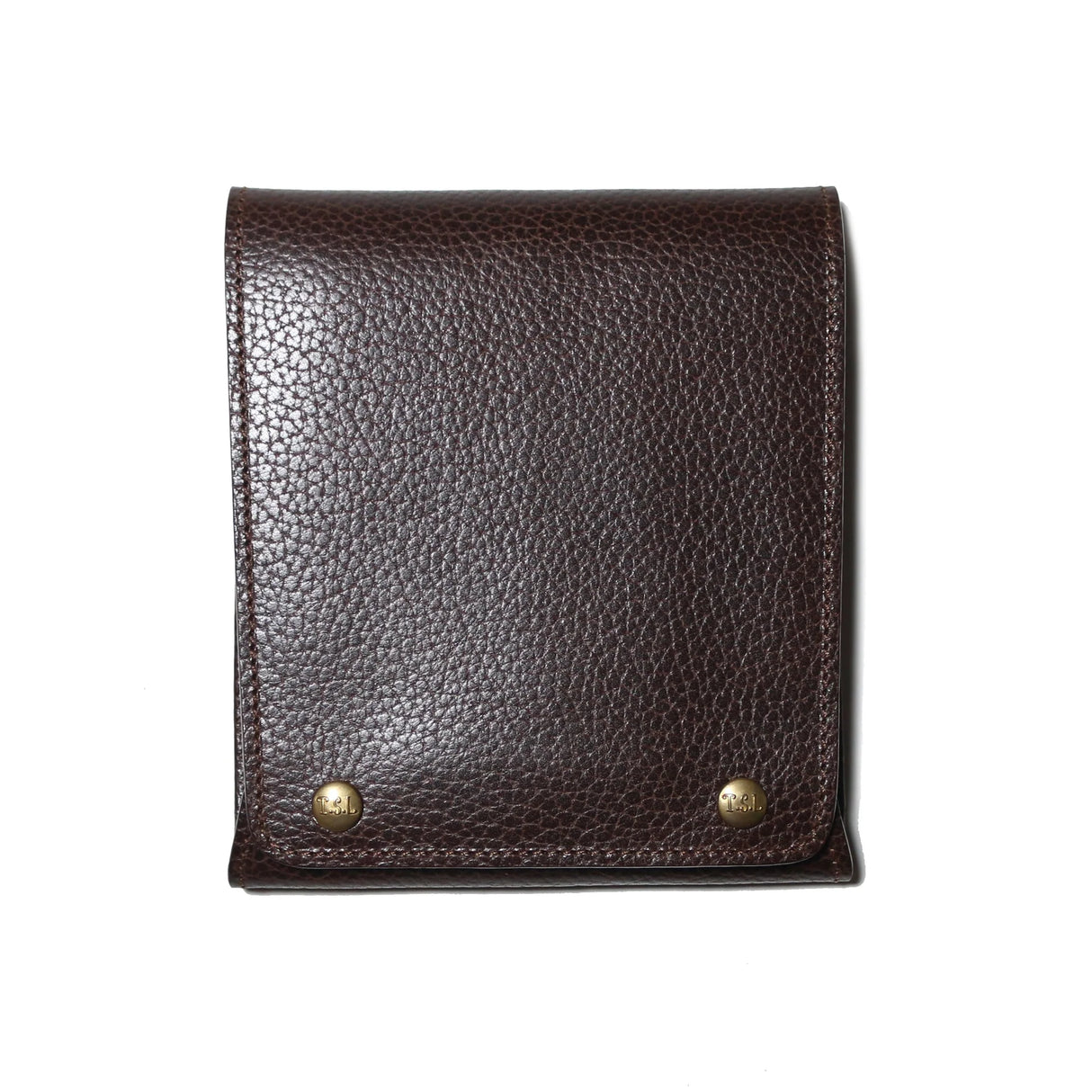 This case for fountain pens can hold five pens individually.

Lined with pig suede for a luxurious look and feel, your precious pens will be well protected and carried.

The buttons are original, made of solid brass and stamped with T.S.L.

SIZE :&nbsp;L13cm × H15cm


COLOR : Camel / Brown&nbsp;/ Black


MATERIAL :&nbsp;Cow leather

Leather Products:

The leather used in this product is natural leather.
We do not use scratches that lead to tears or rips, but we use scratches and wrinkles that are originally