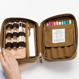 The SUPERIOR LABOR Painter's Leather Case

We created this leather case for those who love to draw —for artists who find joy in carrying their tools and capturing inspiration wherever it appears.

This case has two key features.&nbsp;The first is its ample storage capacity, designed to hold many long pens such as brush pens that are perfect for sketching and illustration.&nbsp;The second is a set of elastic bands made to fit small ink bottles, ideal for those who prefer using dip pens.(Compatible with glass