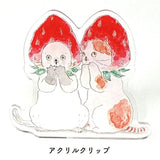 This clip can be rotated 360° and reoriented to suit the application.
The transparent clip makes you feel happy when you suddenly see it in your daily life.
It's perfect for your own everyday use as well as a gift!
The gesture of two cats snuggling up is cute, and it is an item that you will always want to have by your side.

Size: 50×45mm
Material: Acrylic