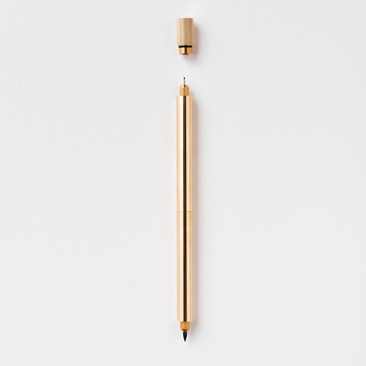 Introducing the Lumos Brass: Special Edition, where exceptional British craftsmanship meets iconic design. Infinitely refillable fineliner, writing, and brush pen, including 11 interchangeable tips. Tom designed the Lumos as an answer to disposable pens. One of the biggest culprits is the humble biro, of which the unfathomable number of 100 Billion now reside in landfill!