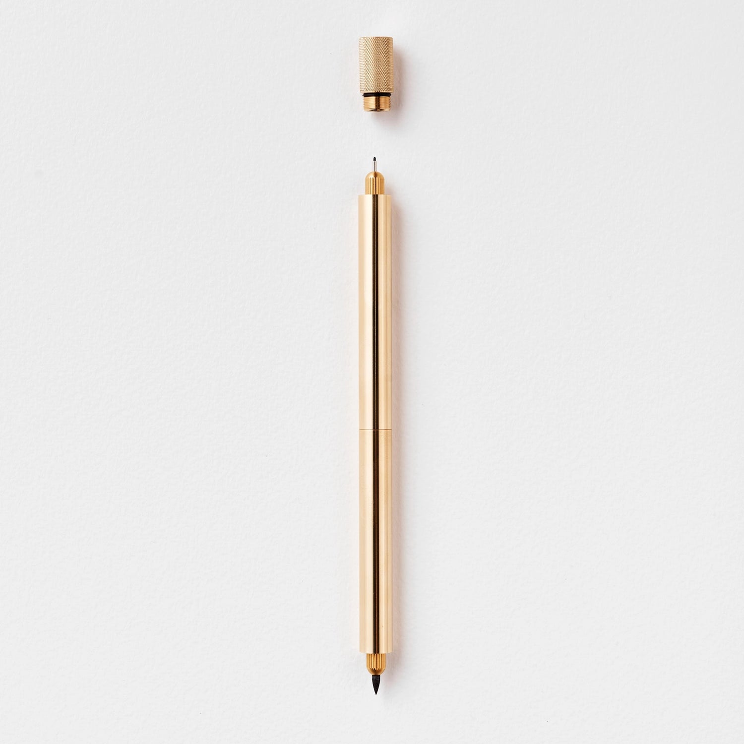 Introducing the Lumos Brass: Special Edition, where exceptional British craftsmanship meets iconic design. Infinitely refillable fineliner, writing, and brush pen, including 11 interchangeable tips. Tom designed the Lumos as an answer to disposable pens. One of the biggest culprits is the humble biro, of which the unfathomable number of 100 Billion now reside in landfill!