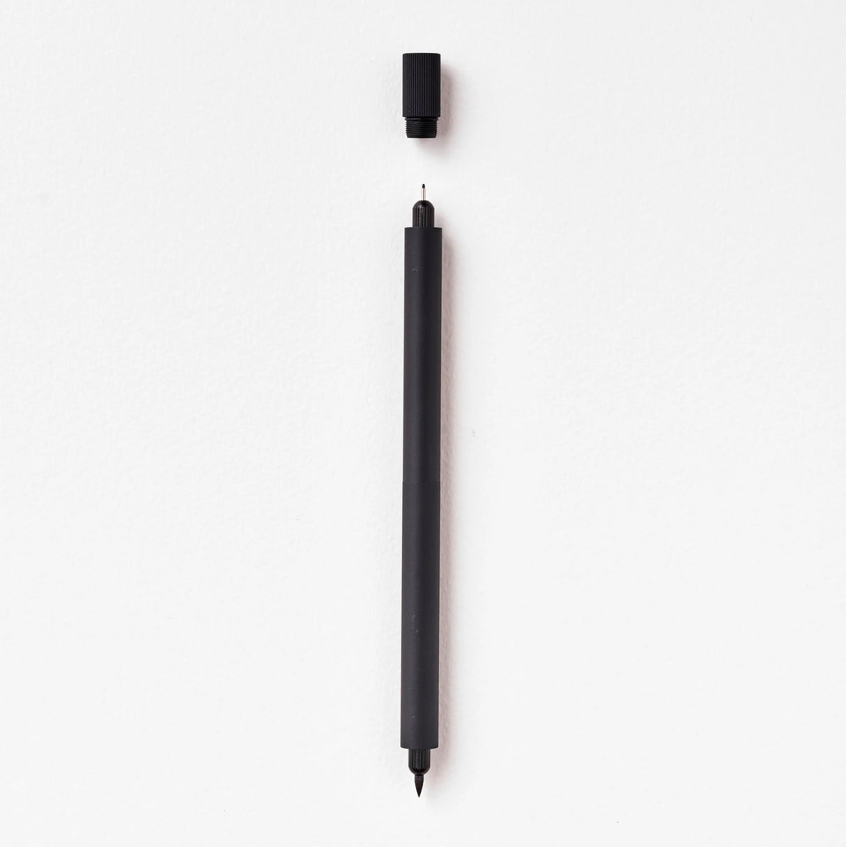 Tom's Studio - Lumos Pro Duo Refillable Pen - Matte Black

A beautiful and infinitely refillable fineliner, writing, and brush pen, including 9 professional artist's tips and 2 writing tips.