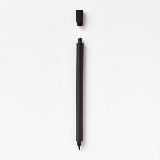 Tom's Studio - Lumos Pro Duo Refillable Pen - Matte Black

A beautiful and infinitely refillable fineliner, writing, and brush pen, including 9 professional artist's tips and 2 writing tips.