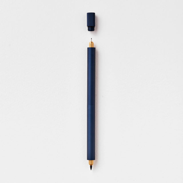 Tom's Studio - Lumos Pro Duo Refillable Pen - Matte Midnight

A beautiful and infinitely refillable fineliner, writing, and brush pen, including 9 professional artist's tips and 2 writing tips.