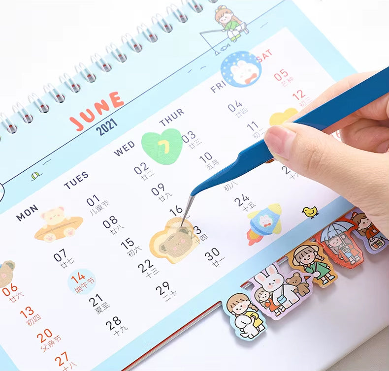 This tool comes in handy for all your craft projects, especially when handling small beads and stickers. These precision tweezers are flexible and convenient.&nbsp;