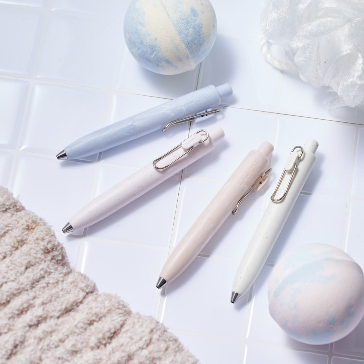 Uni-ball One P Gel Pen 0.5mm Dot White Tea