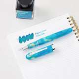 Discover the colors of literature inspired by the emotions and moments found in literary works, now in a fountain pen.&nbsp;

The Wearingeul Literature Fountain Pen was created to bring the colors of stories born from literature into your hands. Take your time with the Wearingeul Literature Fountain Pen, and write down the words and impressions that stayed with you.&nbsp;

Inspired by a remote island where the endless blue se meets lush greenery, the Robinson Crusoe Fountain Pen captures a deep, refreshing 