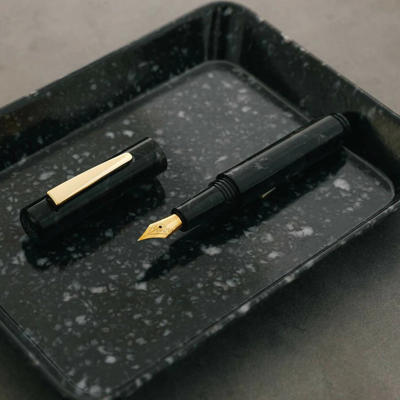 Marbled Fountain Pen (ATTACHÉ) Black