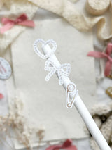 leelajournals Pearls &amp; Frames Sticker Sheet - 2pc Set

♡ 2pc sticker sheet set - 2 large&nbsp;

♡ pet matte (clear)

♡ all sheet dimensions estimated: L: 4x7 (in) | S: 4x3 (in)