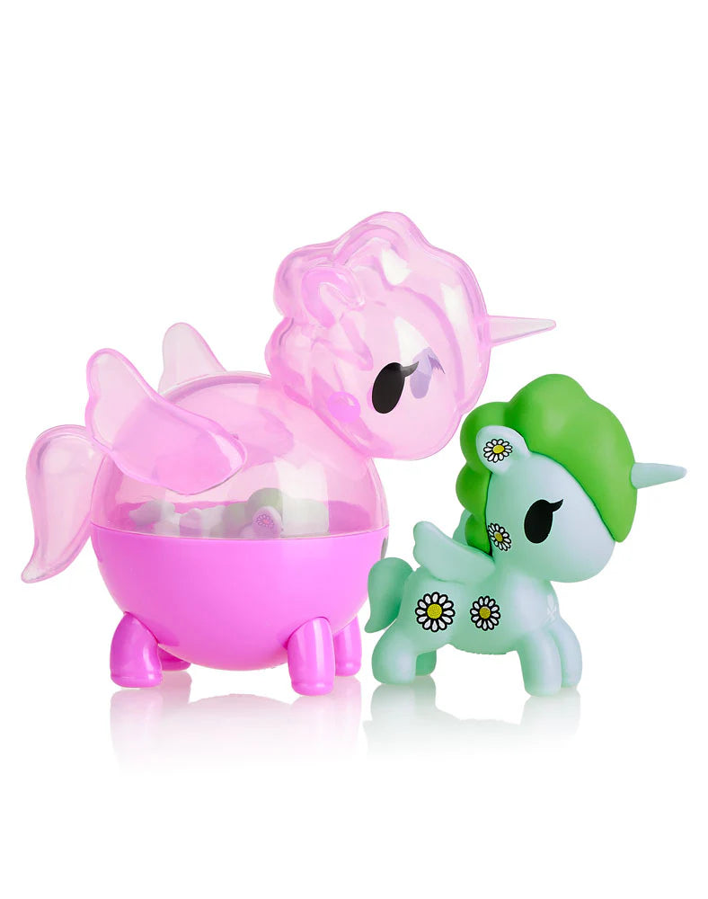 Capsule Cuties Unicornos love surprises and they’re ready to bring some excitement to your day with the Capsule Cuties Unicorno Blind Box! Each adorable Unicorno capsule comes with a mini tokidoki Unicorno inside! Experience all the fun of capsule toys with Capsule Cuties Unicorno Blind Box!