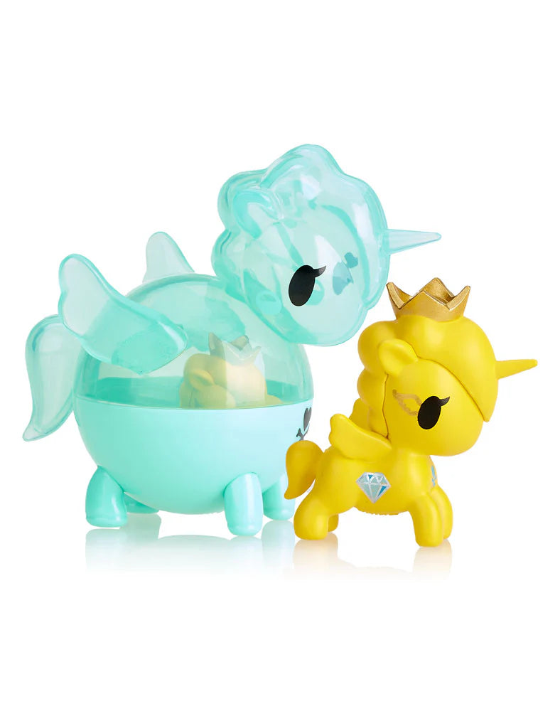 Capsule Cuties Unicornos love surprises and they’re ready to bring some excitement to your day with the Capsule Cuties Unicorno Blind Box! Each adorable Unicorno capsule comes with a mini tokidoki Unicorno inside! Experience all the fun of capsule toys with Capsule Cuties Unicorno Blind Box!