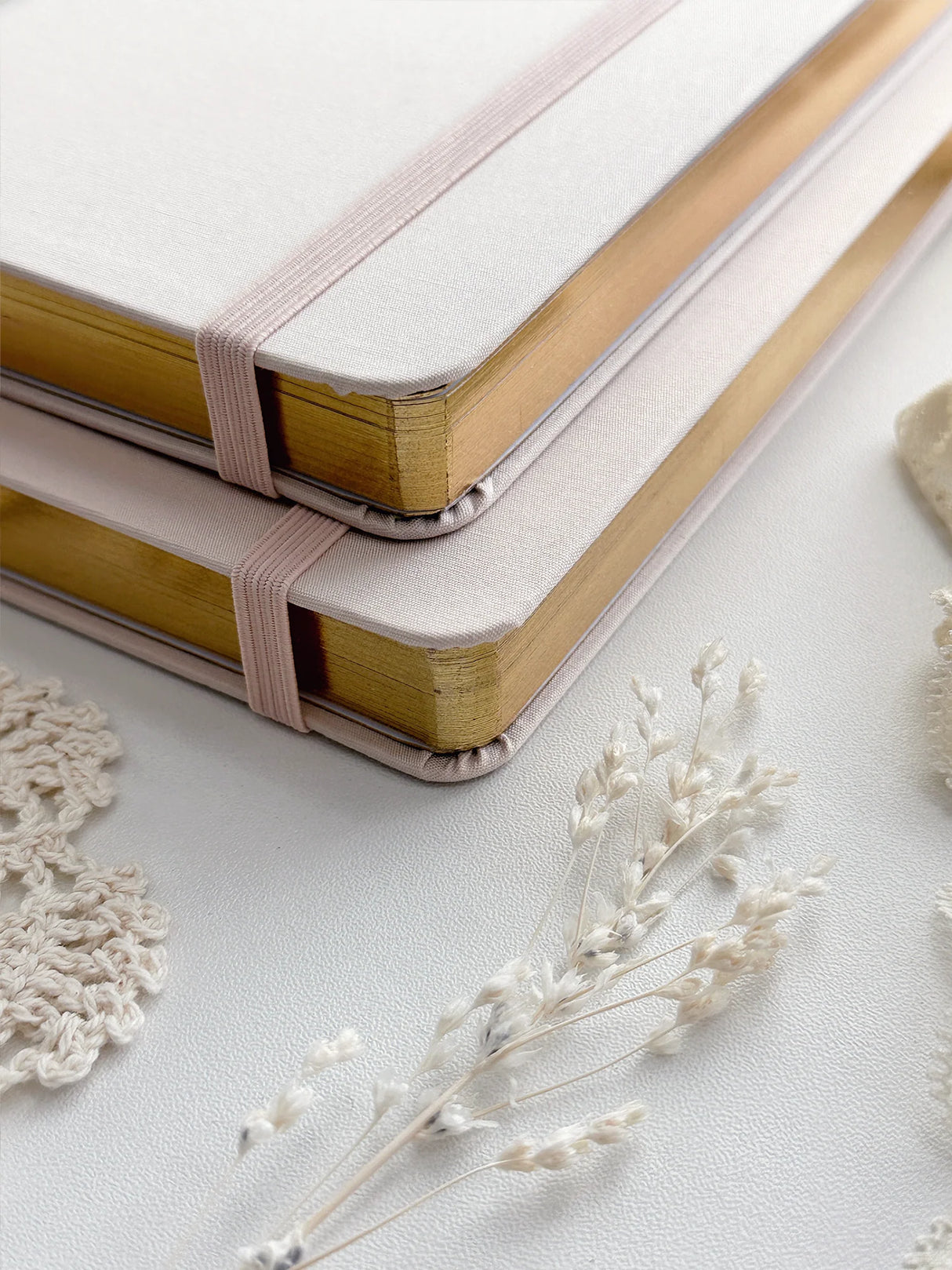 Tulip Notebook TN (dotted)