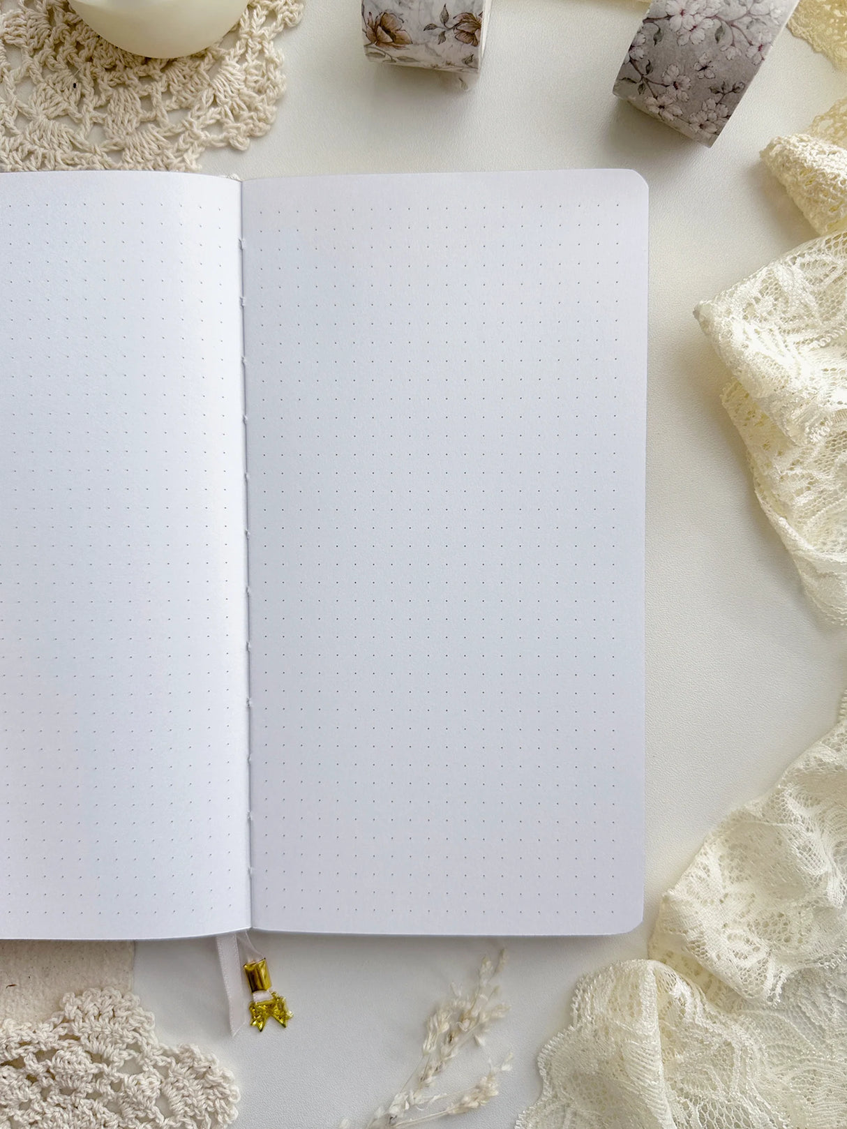 Tulip Notebook TN (dotted)