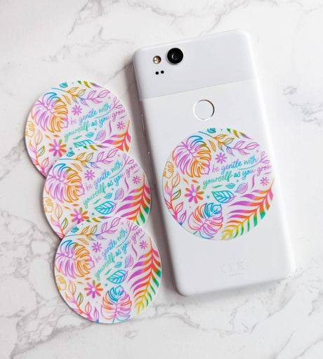 Sé amable contigo mismo a medida que creces Pegatina transparente