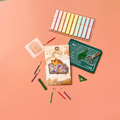 Pin de esmalte del diario del gatito