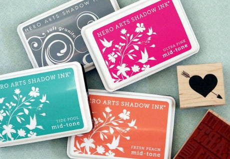 Sello de goma con forma de corazón y flecha